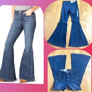 ✅NWOT Wrangler Retro High Rise Flare Women’s Denim Jeans size 26x34